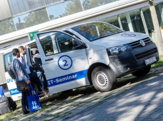 Shuttle zwischen Bahnhof und GFU